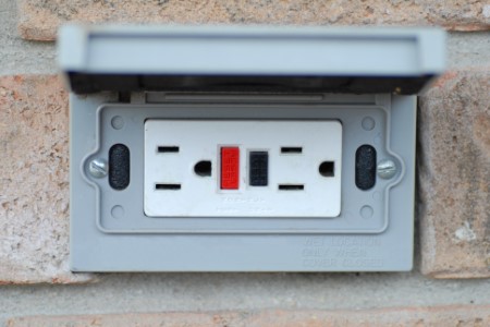 Gfci electrical outlet