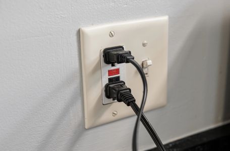 Gfci outlet keeps tripping causes fixes and when to call an electrician
